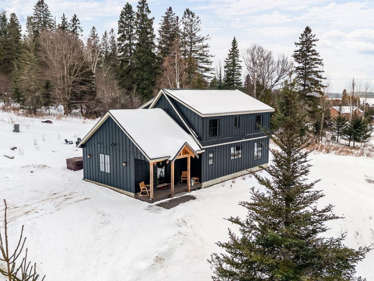 17 Moose Ridge Road Rangeley, ME&nbsp;04970